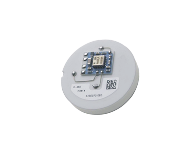 Ceramic sensor with compensated sensor output signal